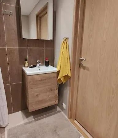 Cozy 2br In Neeme
